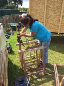 viel Handarbeit... Team für Tiere Castrop-Rauxel e.V. | Tierschutz Patenhuhn14
